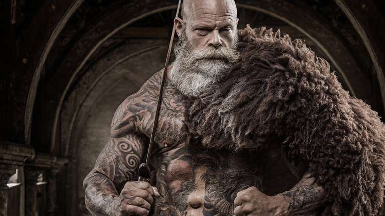 Acredita-se que a palavra 'berserker' venha do n&oacute;rdico 'berr' (nu)