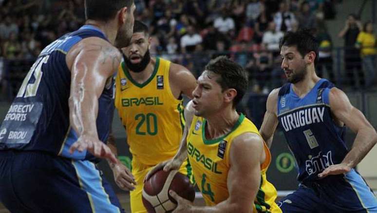 Brasil derrota o Uruguai na estreia nas Eliminatórias da Copa América Masculina de Basquete