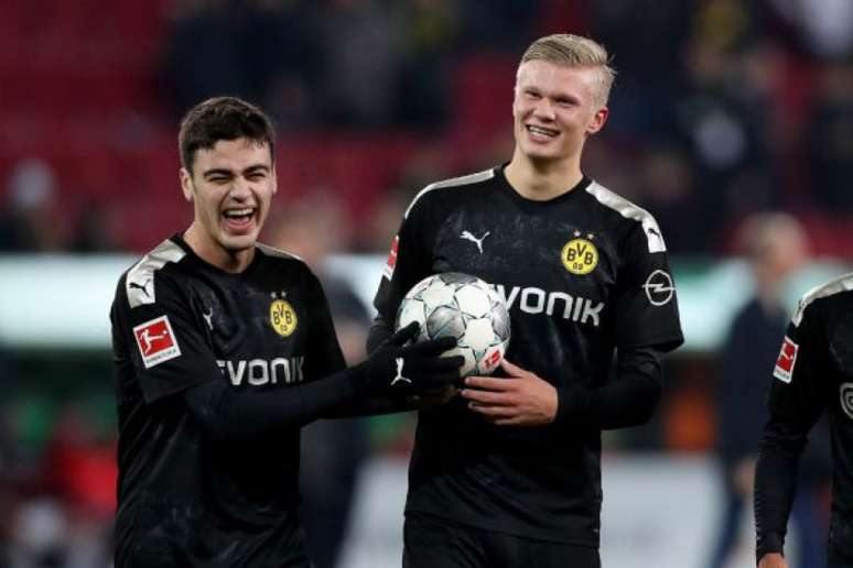 Reyna e Haaland, jovens do Borussia Dortmund, podem ter protagonismo neste sábado (Foto: AFP)