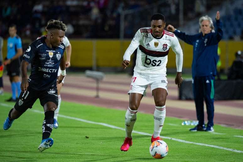 Vitinho em ação contra o Independiente Del Valle, pela Recopa Sul-Americana (Foto: Alexandre Vidal / Flamengo)