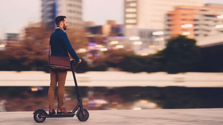 Patinetes são promissores, mas falta de planejamento, falhas do poder público e modelo de negócios são desafios para serviço se consolidar