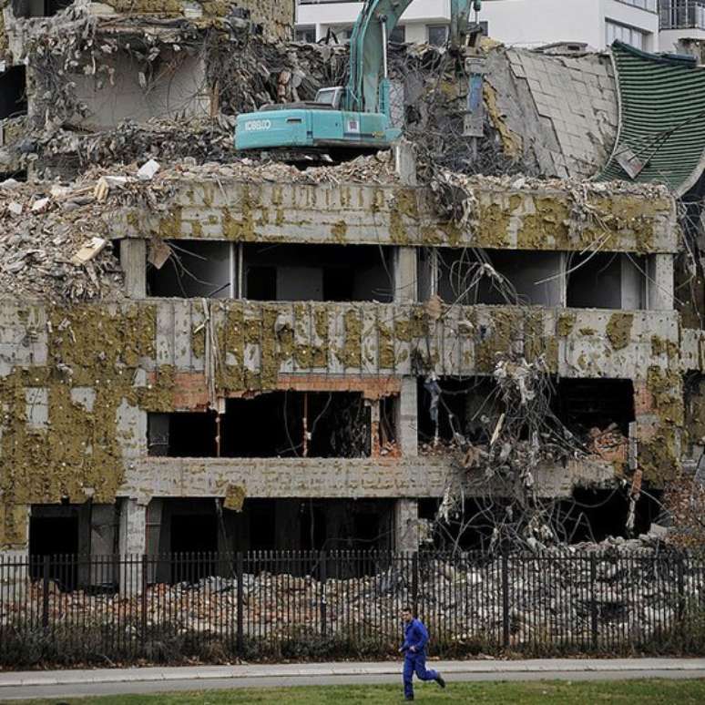 Após o bombardeio de 1999, a sede da embaixada chinesa em Belgrado foi destruída