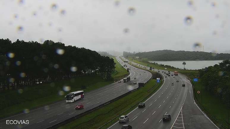 Tempo instável, com chuva e neblina, pode prejudicar a viagem do motorista que passa pelo sistema Anchieta-Imigrantes.