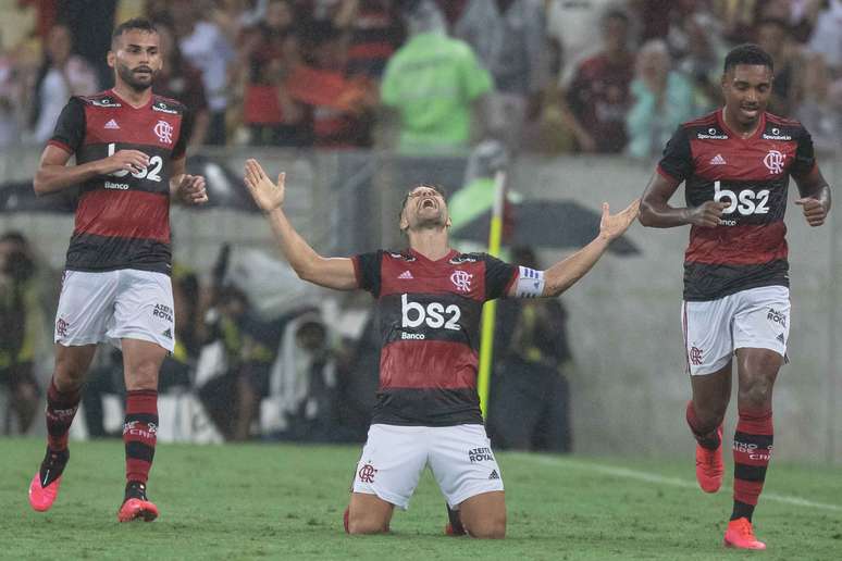 Diego, do Flamengo, comemora seu gol em partida contra o Boavista válida pela final da Taça Guanabara 2020, realizada no Estádio Mario Filho (Maracanã), neste sábado (22)