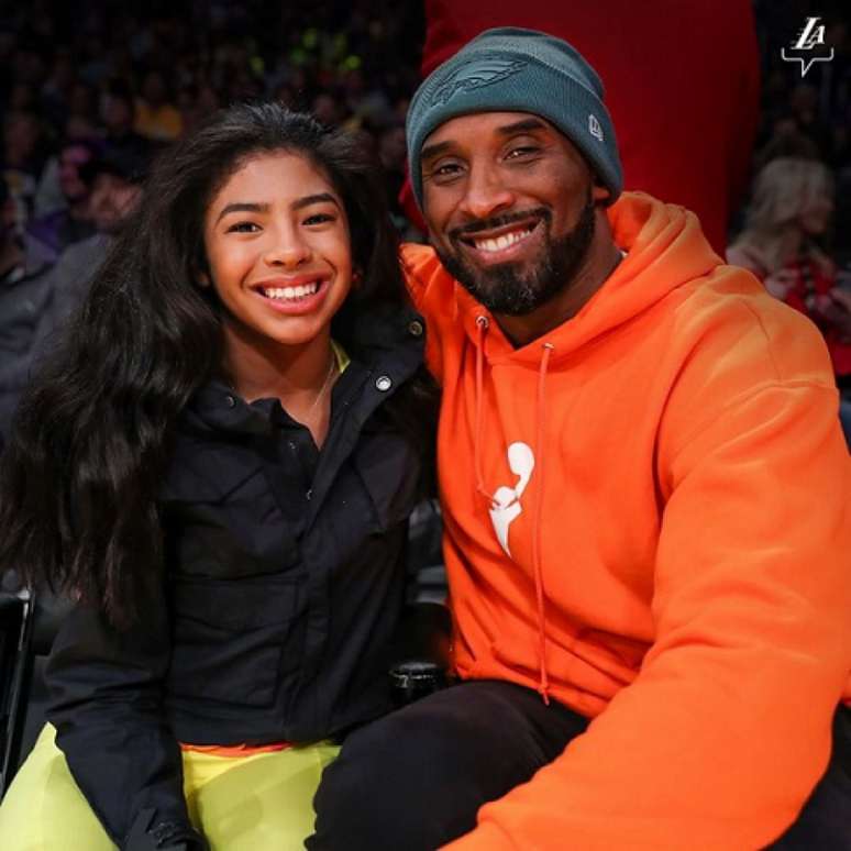 Kobe e Gianna foram homenageados por amigos, família e fãs (Reprodução: Instagram Lakers)