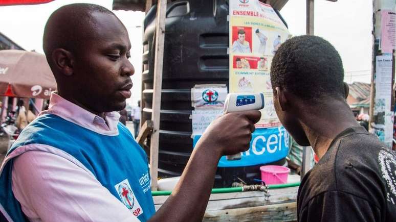 A taxa de mortalidade do Ebola é muito maior que a do coronavírus