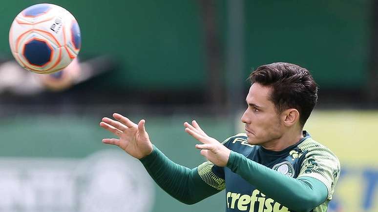 Raphael Veiga no treino do Palmeiras nesta terça (Foto: Divulgação/Palmeiras)