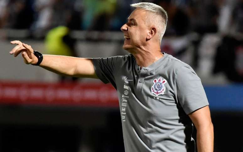 Tiago Nunes tem contrato com o Corinthians até o fim deste ano (Foto: NORBERTO DUARTE / AFP)