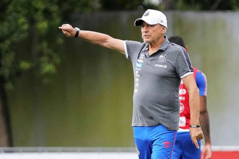 Jesualdo Ferreira comandou treino do Santos na última terça-feira (Foto: Pedro Ernesto Guerra Azevedo/Santos)
