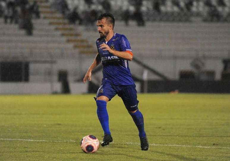 Nando Carandina, volante do Santo André, quer jogo perfeito contra o Corinthians (Foto: Divulgação/Santo André)