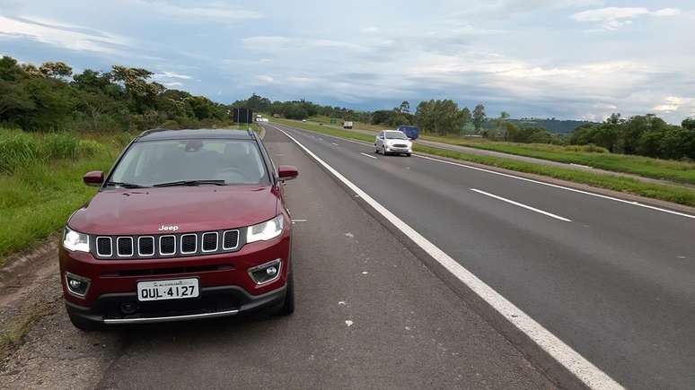 Rodamos com o Jeep Compass Flex usando etanol e gasolina: faz diferença.