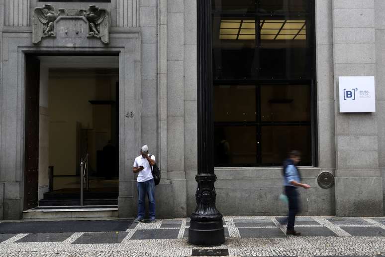 Fachada da B3, a bolsa de valores de São Paulo 
26/02/2020
REUTERS/Rahel Patrasso