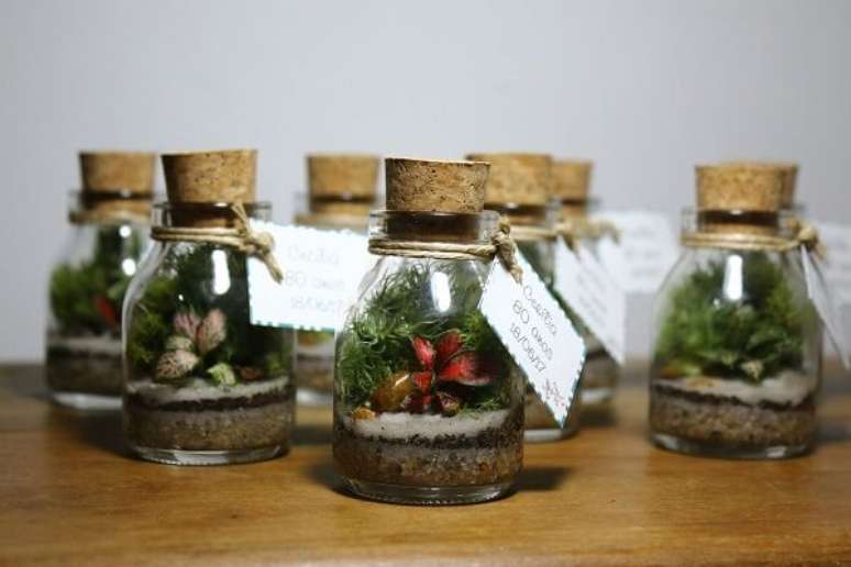 5. O mini cachepot de vidro pode ser utilizado como lembrancinha. Fonte: Pinterest