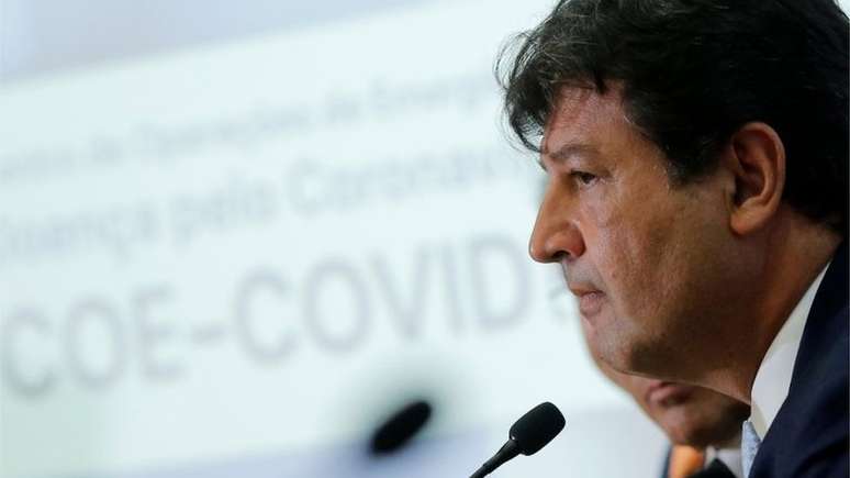 Ministro da Saúde brasileiro, Luiz Henrique Mandetta, disse que novo vírus é só 'mais uma gripe'