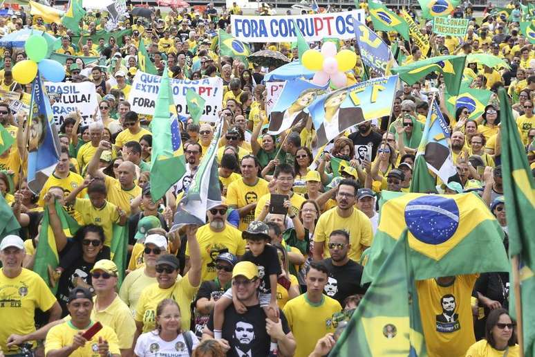 Manifestação pró-Bolsonaro em outubro de 2018, em Brasília, durante a campanha do segundo turno das eleições de 2018