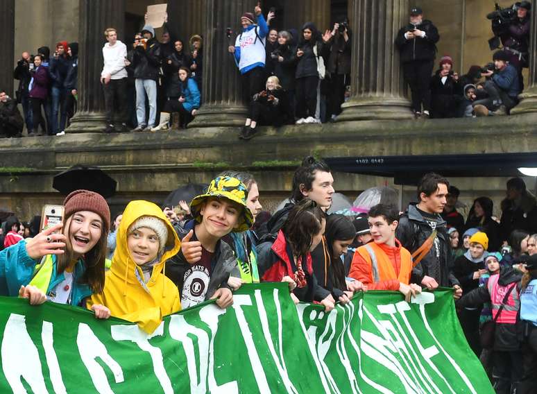 Ativista do clima Greta Thunberg durante protesto em Bristol
28/02/2020
REUTERS/Dylan Martinez