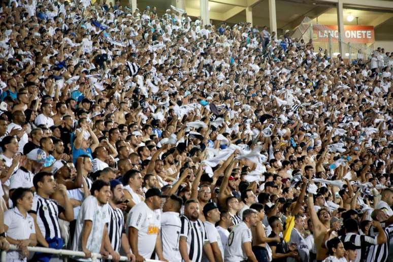 11 mil torcedores santistas estão confirmados no Pacaembu sábado (Foto: Pedro Ernesto Guerra Azevedo/Santos)