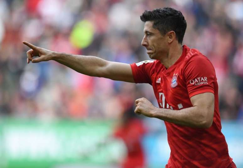 Com lesão na tíbia, Lewandoski desfalca o Bayern por quatro semanas (GLYN KIRK / AFP)