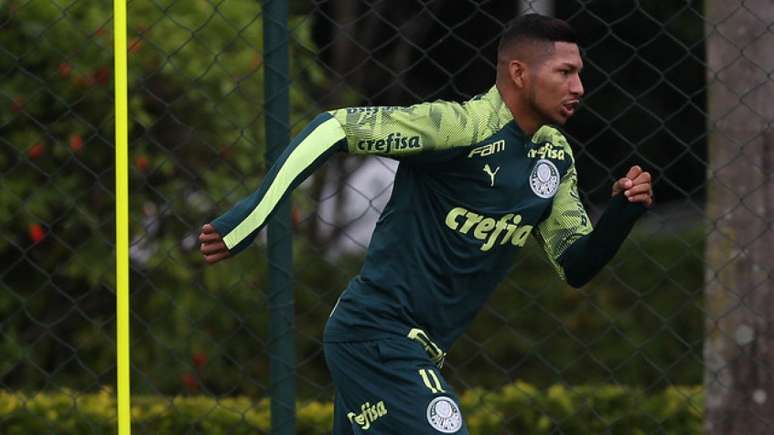 Rony pode aparecer no time titular do Verdão no clássico de sábado (Foto: Agência Palmeiras/Divulgação)
