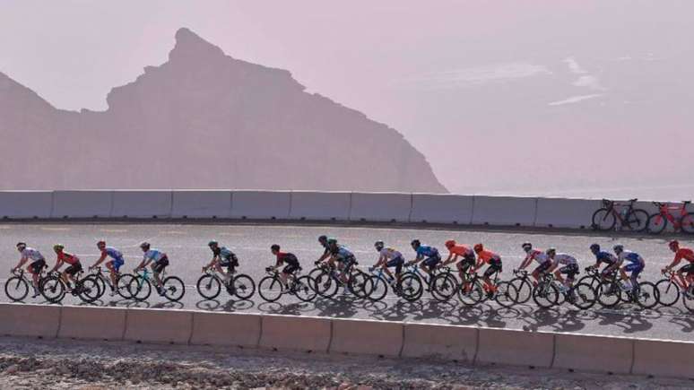 Tour de Abu Dhabi é uma das mais importantes voltas ciclísticas do calendário mundial (Foto: AFP)