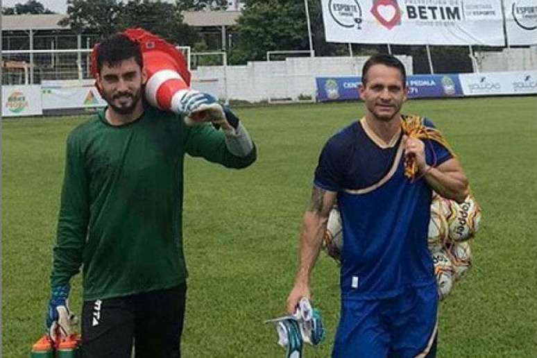 Robertinho, à direita, também ingressou na Justiça contra o Cruzeiro-(Reprodução/Instagram)