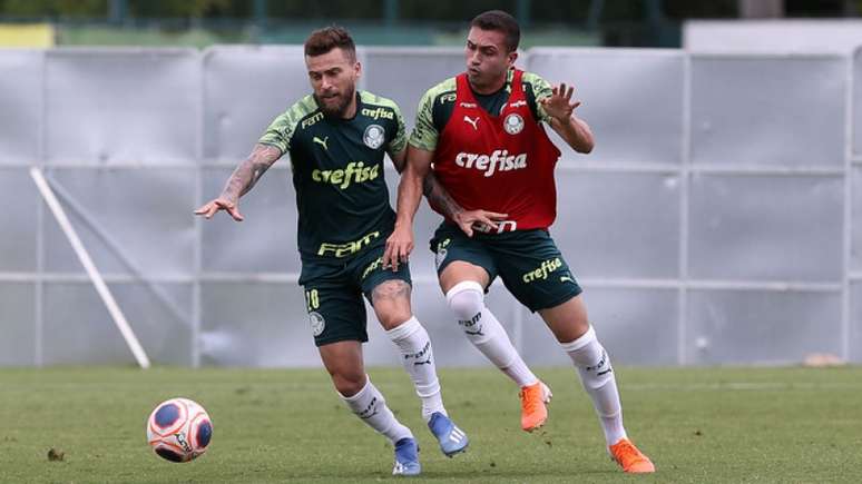 Lucas Lima e Luan Silva ficaram no banco no clássico contra o Santos, no Pacaembu (Agência Palmeiras/Divulgação)