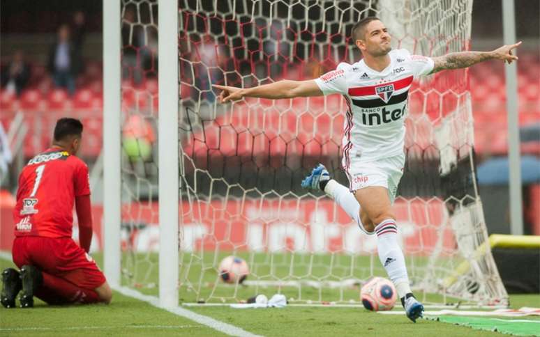 São Paulo venceu a Ponte Preta neste domingo (Foto: Maurício Rummens/Fotoarena/Lancepress!)