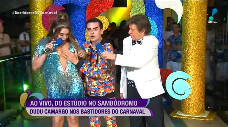 Simony, Dudu Camargo e Nelson Rubens durante cobertura ao vivo da Rede TV do carnaval 