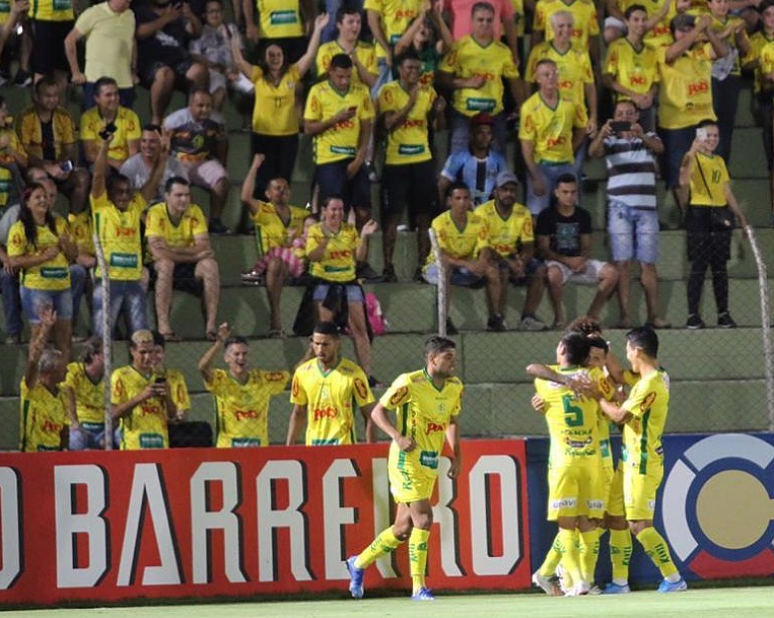 Jogadores comemorando o gol da partida (Foto: Divulgação/Mirassol)