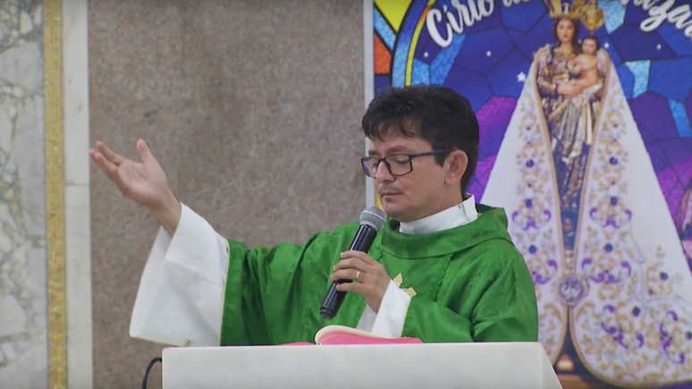 Como di&aacute;cono, Manuel pode realizar fun&ccedil;&otilde;es parecidas com as do padre, como batismos e casamentos &mdash; mas n&atilde;o tem remunera&ccedil;&atilde;o