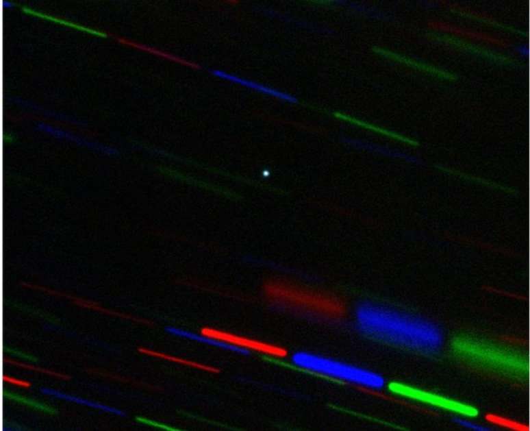 Segundo astr&ocirc;nomos, resta saber se &eacute; uma rocha ou um peda&ccedil;o gigante de detrito espacial