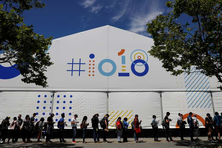 Pessoas em fila na confer&ecirc;ncia Google I/O de 2018, em Mountain View, Calif&oacute;rnia (EUA) 
08/05/2018
REUTERS/ Stephen Lam