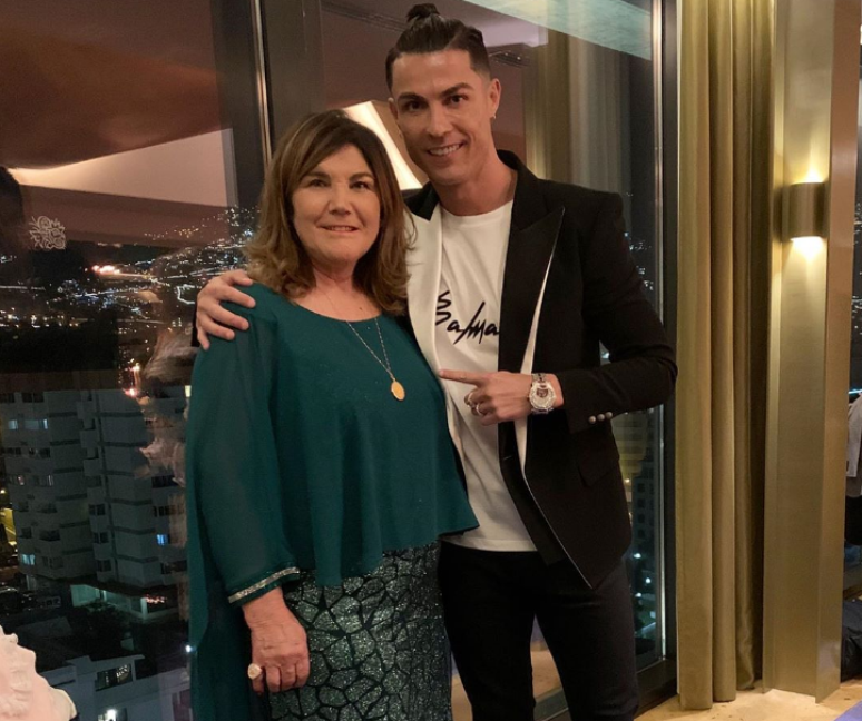 Dolores, m&atilde;e de Cristiano, sofreu um AVC nesta ter&ccedil;a (Foto: Divulga&ccedil;&atilde;o/Instagram Cristiano Ronaldo)