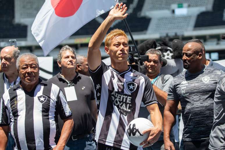 Keisuke Honda, refor&ccedil;o do Botafogo para 2020