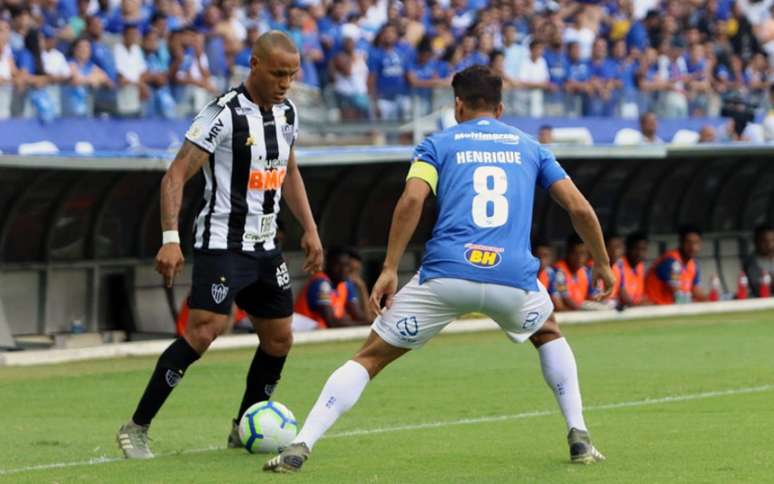 Raposa e Galo duelam neste sábado, 7 de março, às 19h, no Mineirão-(Foto: Doug Patrício/Fotoarena)