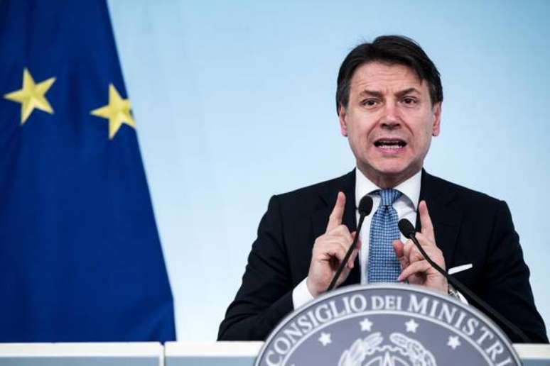 Primeiro-ministro Giuseppe Conte explica pacote de estímulo à economia