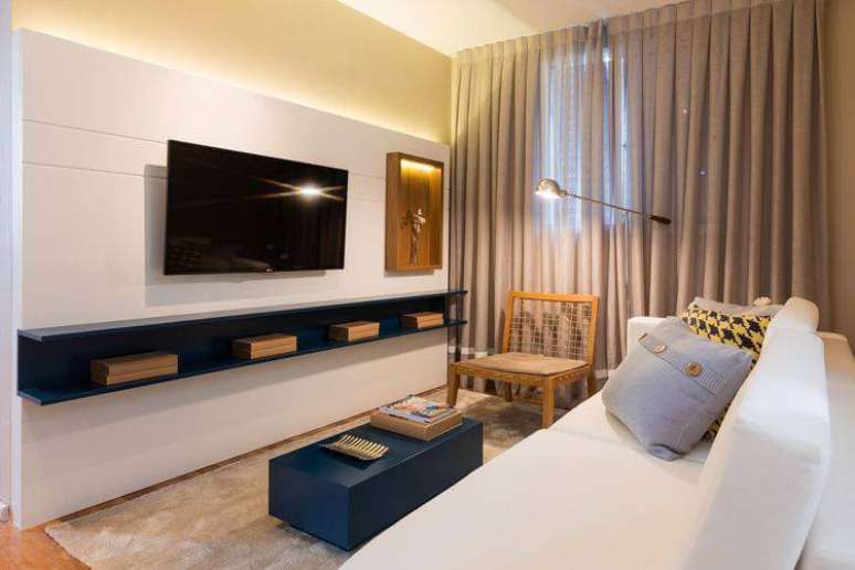 11. Decora&ccedil;&atilde;o de sala com painel para TV com nicho embutido. Projeto de Sesso Salanezi