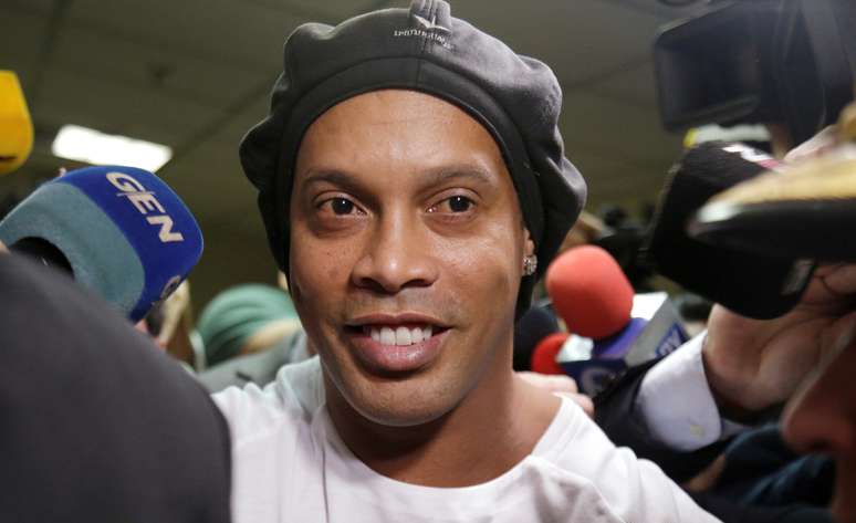 Ronaldinho Gaúcho é alvo de investigação no Paraguai.
