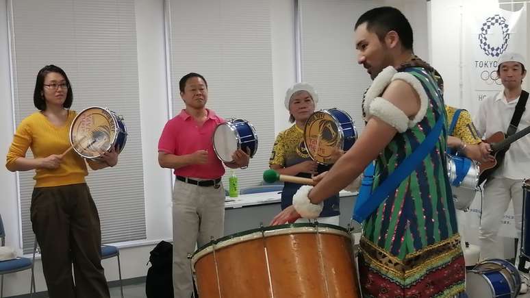 A região de Ota (em Tóquio), uma das bases do Brasil, tem oferecido cursos de português e promoveu recentemente aulas para ensinar o samba e o hino nacional brasileiro