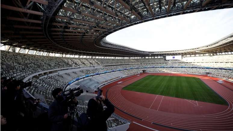 O Estádio Nacional Olímpico teve seu primeiro projeto abandonado em razão dos custos elevados