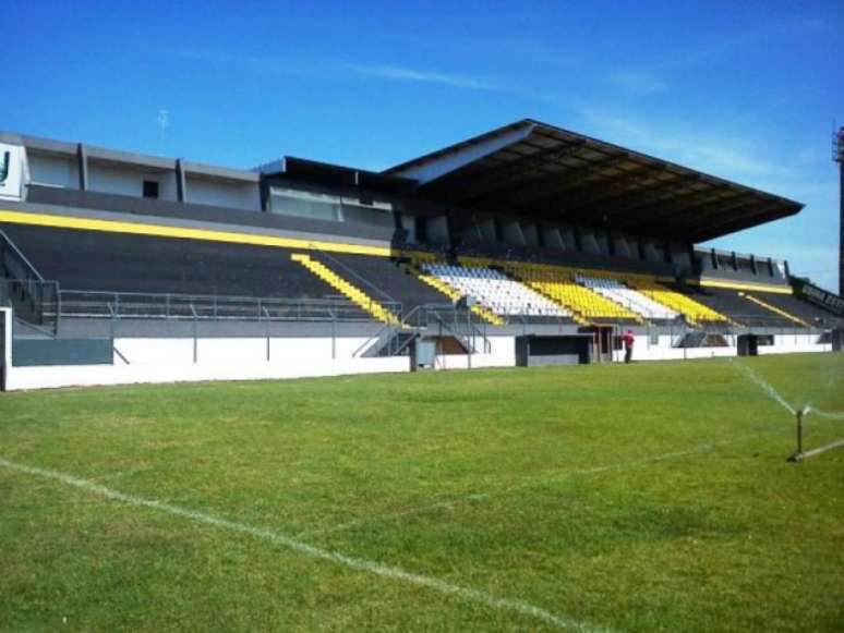 Novorizontino responde críticas de Tiago Nunes ao gramado do estádio Ismael de Biasi Novorizontino responde críticas de Tiago Nunes ao gramado do estádio Ismael de Biasi