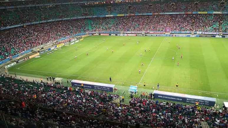 Torcedores do Santos não perdoam dupla após empate: 'Podem ir embora hoje'  - Lance!