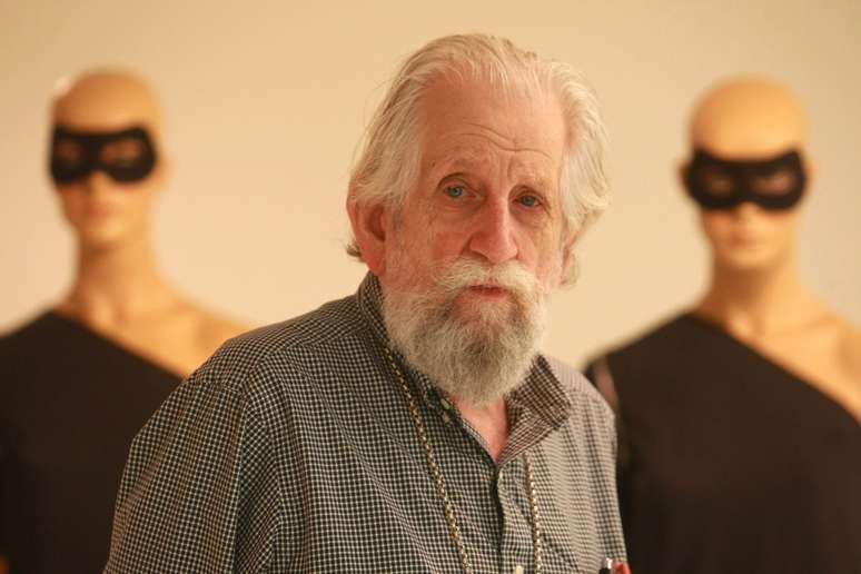 O artista plástico Nelson Leirner morreu na noite de sábado aos 88 anos