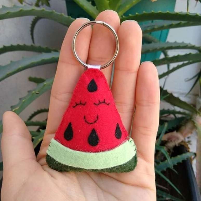 35. Forme um lindo chaveiro de feltro em formato de melancia. Fonte: Pinterest
