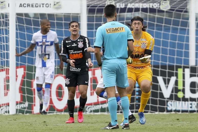 Corinthians, de Cássio, amarga a lanterna de seu grupo no Paulista