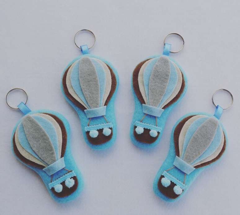43. Modelo de chaveiro de feltro em formato de bal&atilde;o. Fonte: Elo7