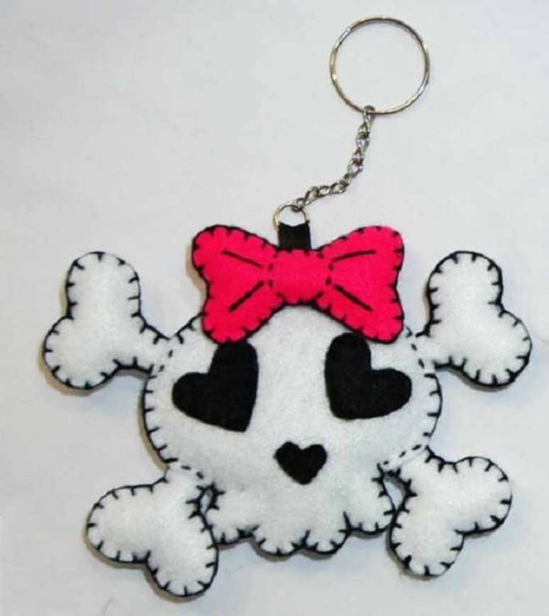 44. Modelo de chaveiro de feltro em formato de caveira. Fonte: Pinterest