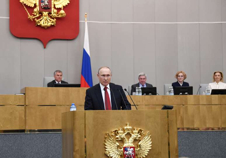 Presidente da R&uacute;ssia, Vladimir Putin, durante sess&atilde;o da c&acirc;mara baixa do Parlamento, em Moscou 
10/03/2020
Sputnik/Alexei Nikolsky/Kremlin via REUTERS