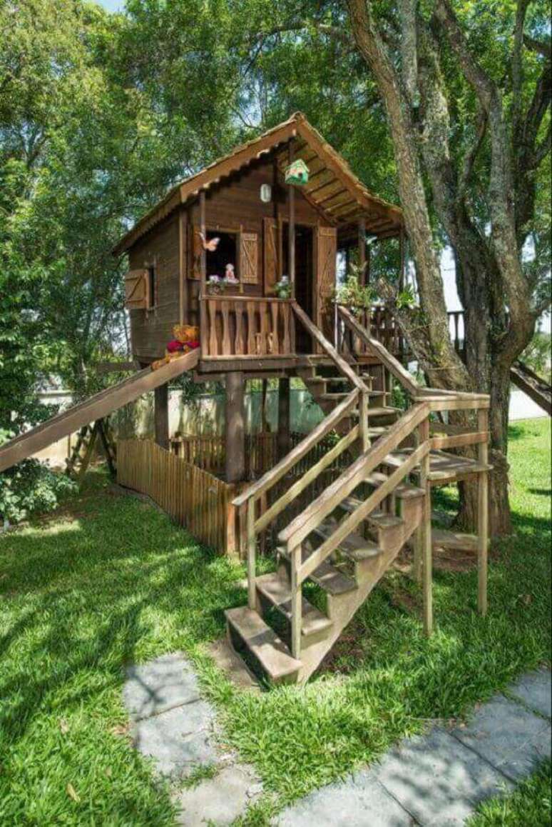 10. Casa na &aacute;rvore com escorregador lateral. Fonte: Gazeta do Povo