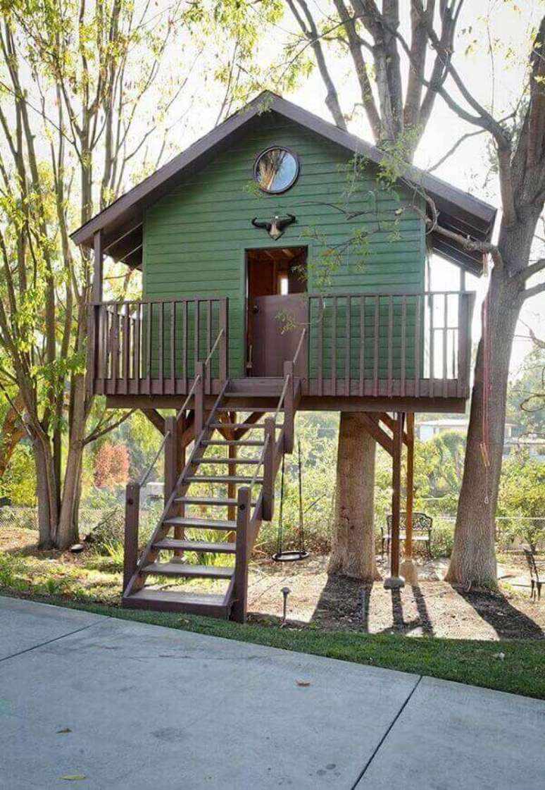 22. Modelo de casa na &aacute;rvore em tom verde. Fonte: Pinterest